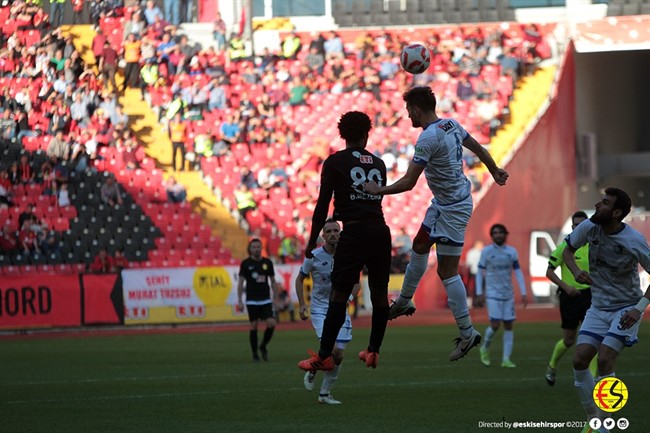 Eskişehirspor, Erzurumspor'u 3-1'lik sonuçla mağlup ederek 3 puanı hanesine yazdırdı. İşte güzel zaferin Eskişehirspor'un resmi sitesine yansıyan fotoğraflarından sizler için seçtiklerimiz...
