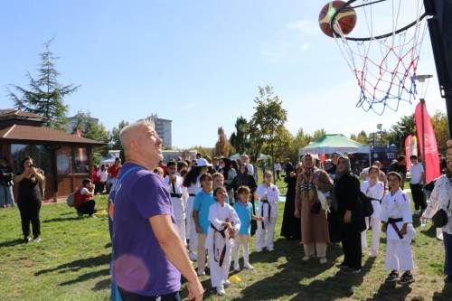 Adem Yörük basketbolu sevdiriyor