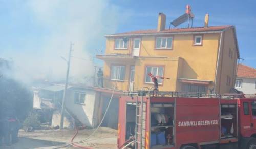 Afyon'da korkunç anlar: 85 yaşındaki adam yangından...