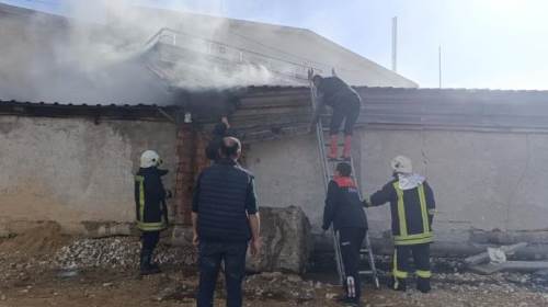 Akaryakıt istasyonu yanında yangın paniği!