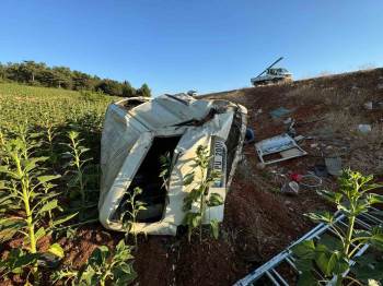 Bilecik’Te Şarampole Uçan Araç İçinde Bulunan 3 Kişi Yaralandı
