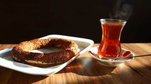 Çay simit hesabı bile emekliye yetmiyor!