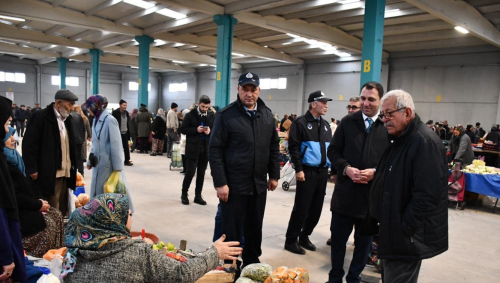 Denetim sırasında esnaf ve vatandaşların talepleri dinlendi