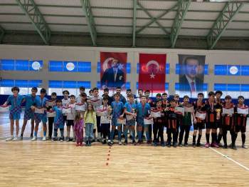 Düzce’de Okul Sporları Yıldız Erkekler Futsal turnuvası sona erdi