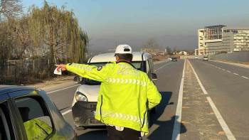 Düzce'de trafik denetimlerinde binlerce araç denetlendi, cezalar kesildi