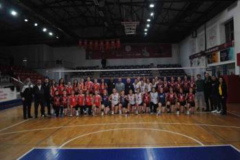 Düzce Voleybol A Takımı Genç Kızlar Mahalli Lig Şampiyonu Oldu