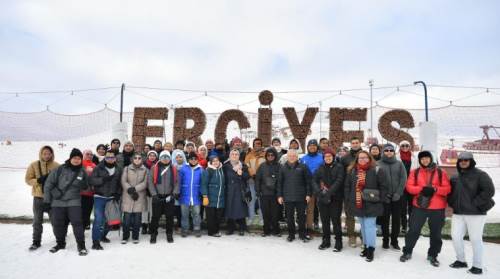 Erciyes turistlerle doldu taştı!