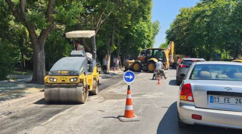 Eskişehir Atatürk Caddesi'nde asfalt yama çalışması