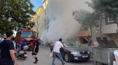 Eskişehir'de apartman garajında büyük yangın: İçindeki araçlar...