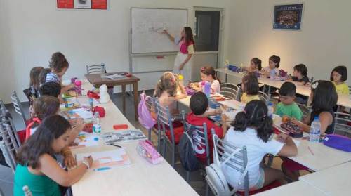 Eskişehir'de çocuklar yaz tatilinde el becerilerini geliştiriyor