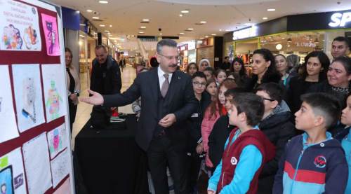 Eskişehir'de dijital bağımlılıkla mücadele için farkındalık sergisi