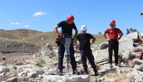 Eskişehir'de jandarmaya arama kurtarma eğitimi verildi