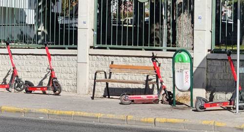 Eskişehir'de kaldırımlar şimdi de scooterlardan geçilmiyor!