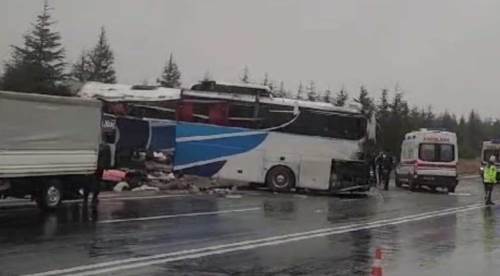 Eskişehir’de korkunç kaza: Ölü ve yaralılar var! Son dakika haberi...