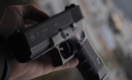 Eskişehir'de polis ekiplerince birçok silah ve bıçak ele geçirildi