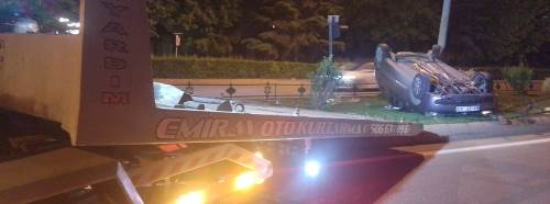 Eskişehir'de virajı alamadı: Kazada 3 kişi yaralı!