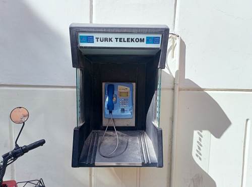 Eskişehir'deki ankesörlü telefonlar zamana meydan okuyor!