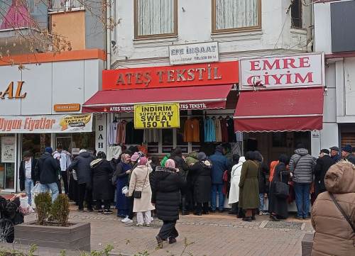 Eskişehir'deki uzun kuyruğun nedeni merak ettirdi