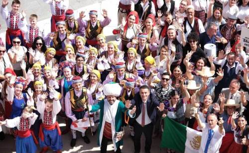 Eskişehir'in büyük festivaline yabancı dansçılar da katıldı!