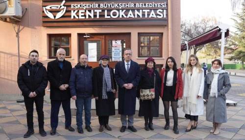 Eskişehir Kent Konseyi, “askıda yemek” ile ihtiyaç sahiplerine destek oldu