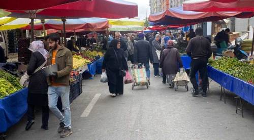 Eskişehir pazarlarında etiketler "yarıya indi"