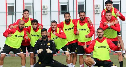 Eskişehirspor'dan zafer pozu: Mağlubiyeti unutturacaklar!