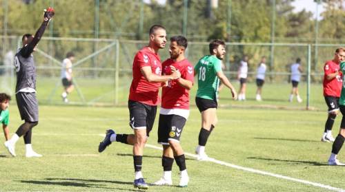 Eskişehirspor'un forveti Sefa Turan: "İyi bir camiaya geldim"