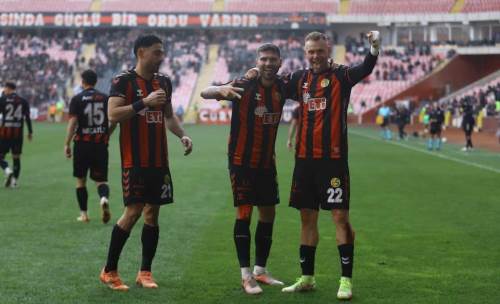 Eskişehirspor’un savunma oyuncularından büyük katkı!