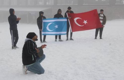 Iraklı Türkmenler, Erciyes'te karın tadını çıkardı