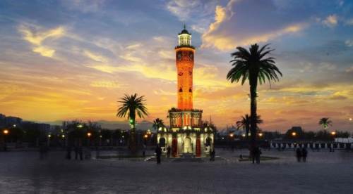 İzmir Nasıl Bir Şehir, Pahalı Mı? İzmir'in Neleri Meşhur, Nasıl Ulaşılır ve En Güzel İlçeleri Nerelerdir?
