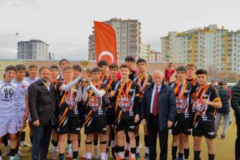 Kayseri'de futbol heyecanı: Okul Sporları finali tamamlandı