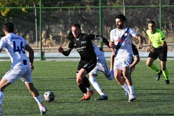 Kayseri Esen Metal SK, Erciyes Esen Makina FK'yı 2-0 Geçti