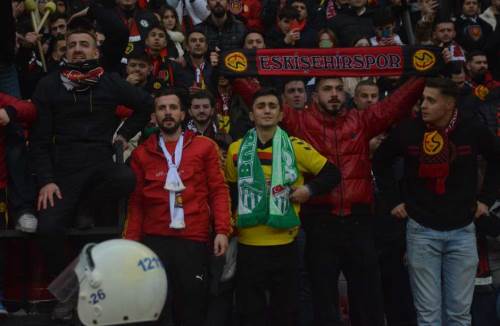 Komşudan Eskişehirspor'a destek