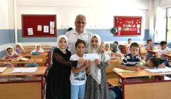 Kur’An Kursuna Giden Minik Öğrencilerden Filistin’E Destek
