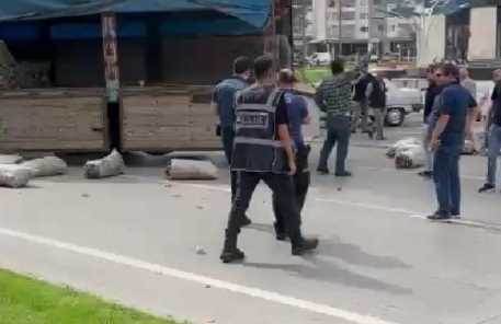 Kütahya'da patates için eylem: Kamyonla trafiği kapattı!