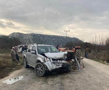 Mersin'de feci kaza: 4 yaralı!