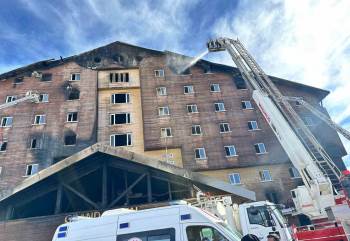 Sakarya Belediyesi, Kartalkaya’daki yangın faciasına destek verdi