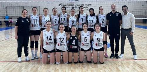 Şehir Koleji, voleybolda üst üste galibiyetler alıyor