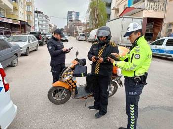 18 Motosiklet Sürücüsü 37 Bin 170 Tl’Lik Cezadan Kaçamadı
