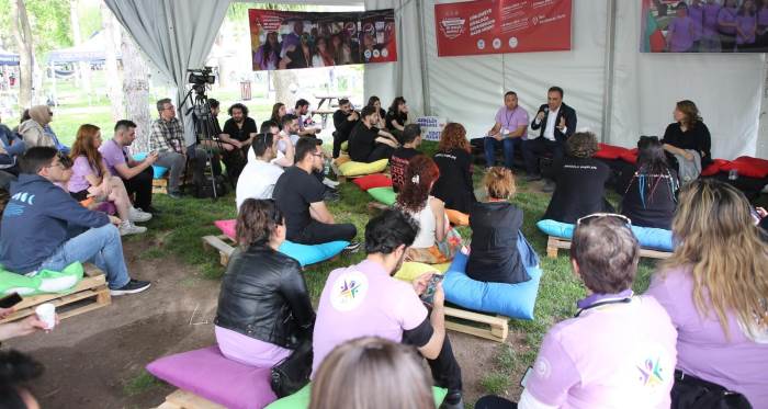 3D Gençlik Festivali’nde Ezel Akay ve Gürkan Hacır gençlerle buluştu