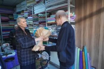 70 Yıllık Esnaf İşyerindeki Tüm Ürünleri Güzel Markete Bağışladı
