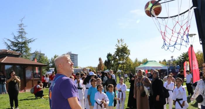 Adem Yörük basketbolu sevdiriyor