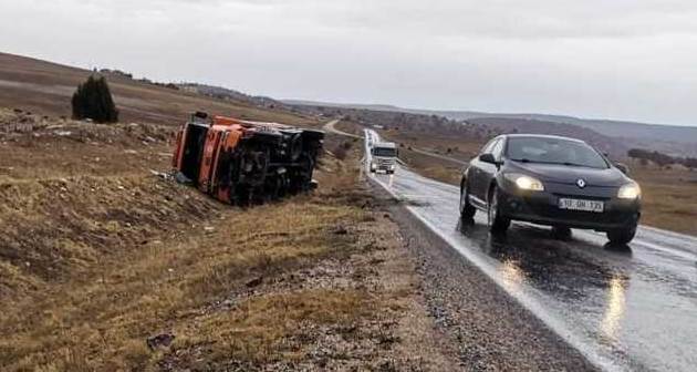 AK Parti'ye yüklendi: "Eskişehir'deki ölüm yolu için çıkın hesap verin!"