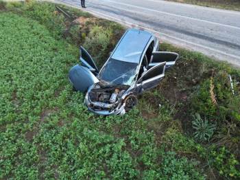 Ambulansla Otomobilin Çarpıştığı Kazada 2’Si Hemşire 5 Kişi Yaralandı
