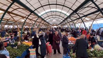 Avrupa’Da Yaşayan Gedizliler İlçe Ekonomisini Canlandırıyor
