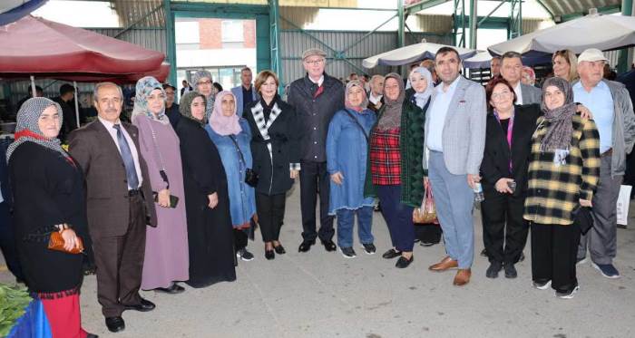 Ayşe Ünlüce ve Kazım Kurt Gündoğdu Mahallesi’nde esnafı dinledi