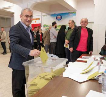 Başkan Alim Işık Oyunu Kullandı
