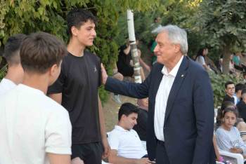 Başkan Bakkalcıoğlu Sporsever Gençlerin Final Heyecanına Ortak Oldu
