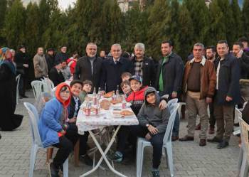 Belediyeden Akkent, İnköy, Parmakören Ve Hilalkent Mahallesi Sakinlerine İftar
