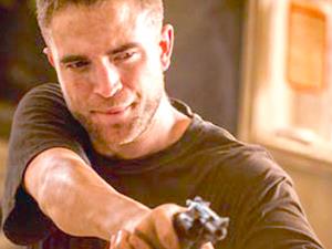 Robert Pattinson bambaşka bir rolde!